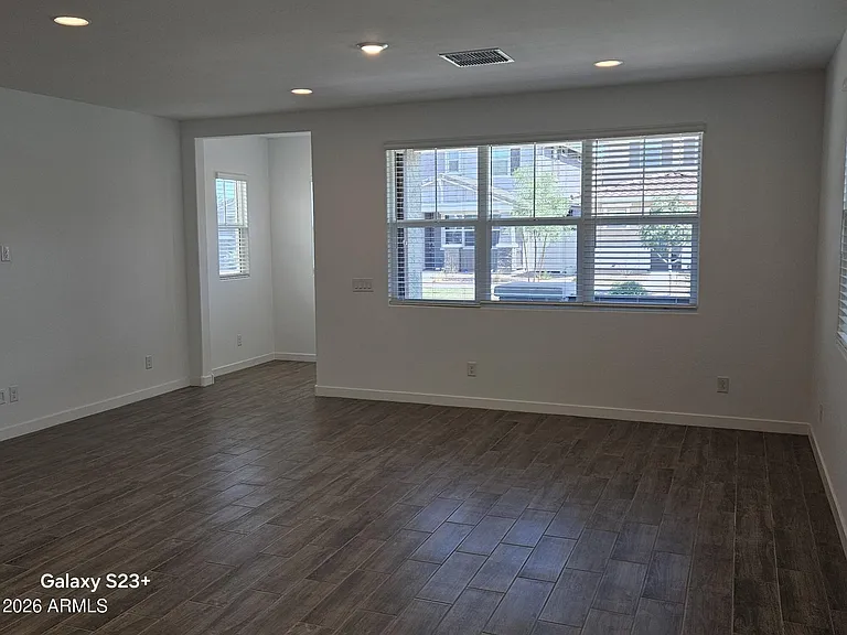 3353 S Primrose Ave — Photo 6
