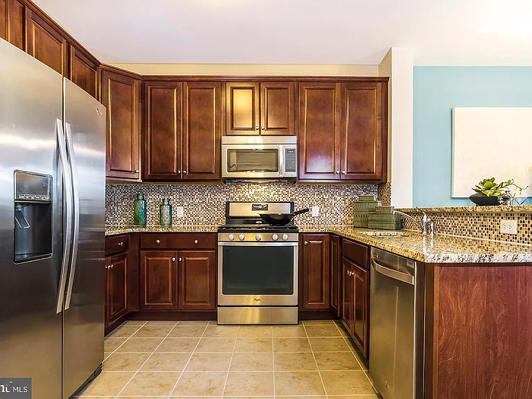 1307 Churchill Downs Way — Photo 19