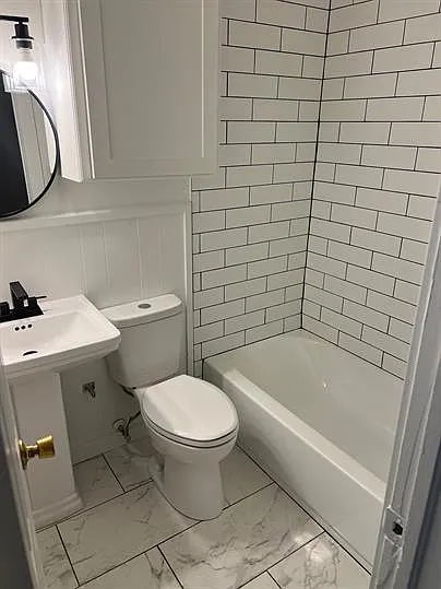 1015 E Hurd St #2 — Photo 9