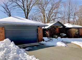 87 Briarcliff Rd, Longmeadow, MA 01106