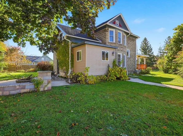 2872 Edwards STREET, East Troy, WI 53120