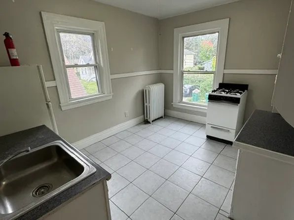 34 Alexander St #3, Rochester, NY 14620