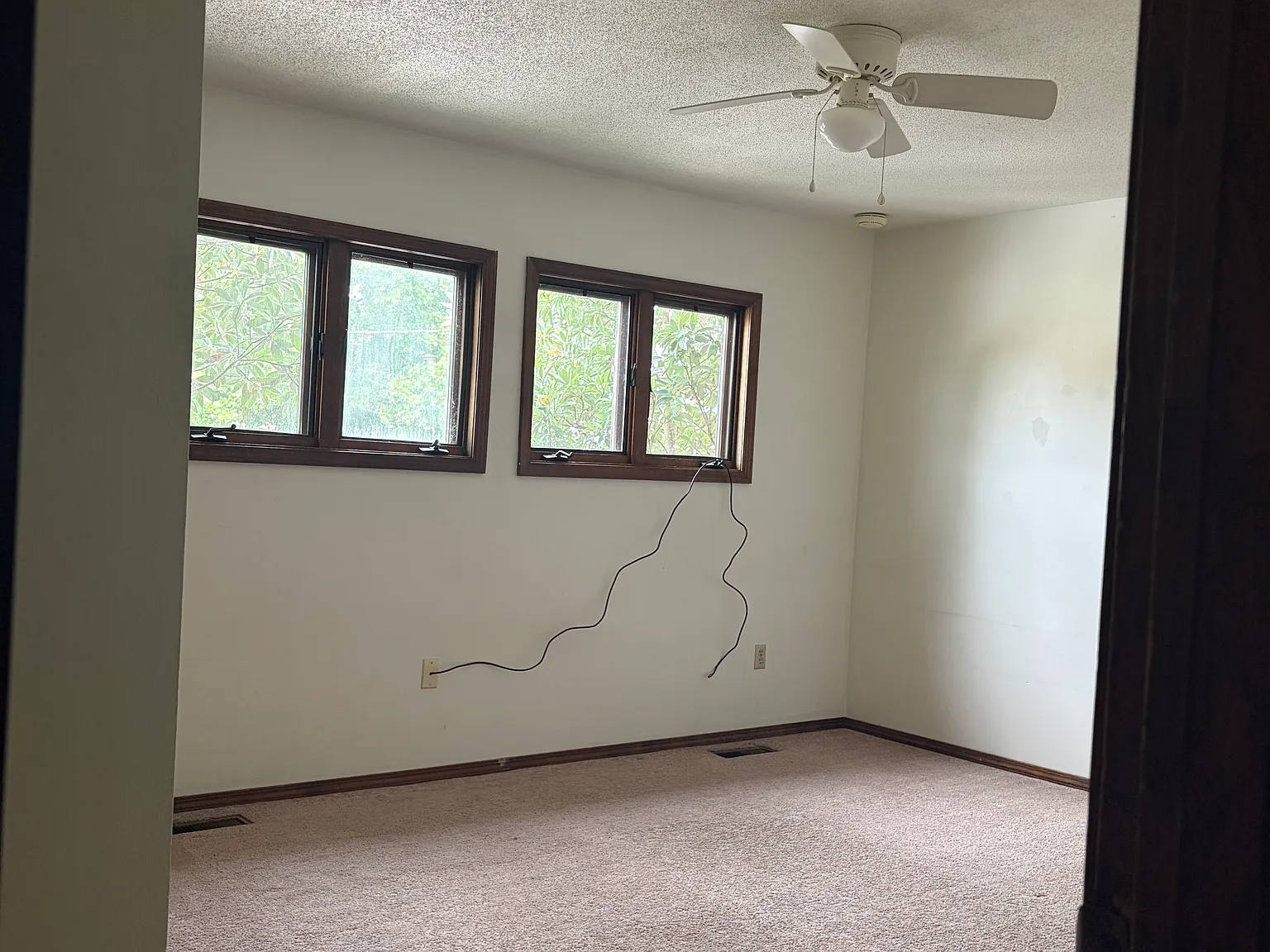 3 bed, 1.5 bath, $1,200 — Photo 2