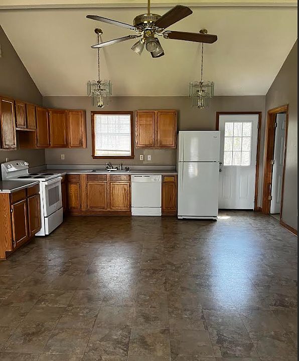 1st image of 10 Private Road 4080