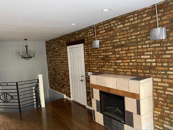 2nd image of 6611 S Kenwood Ave