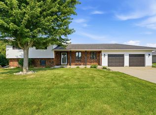 2214 185th Ave, Manchester, IA 52057