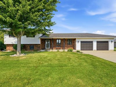 2214 185th Ave, Manchester, IA, 52057