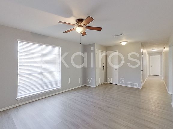 4th image of 350 E Davis Cir