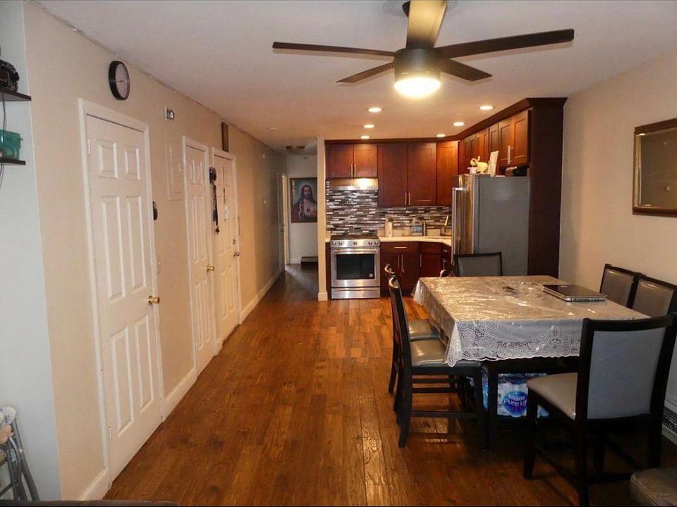 2nd image of 10017 87th Ave Floor 2