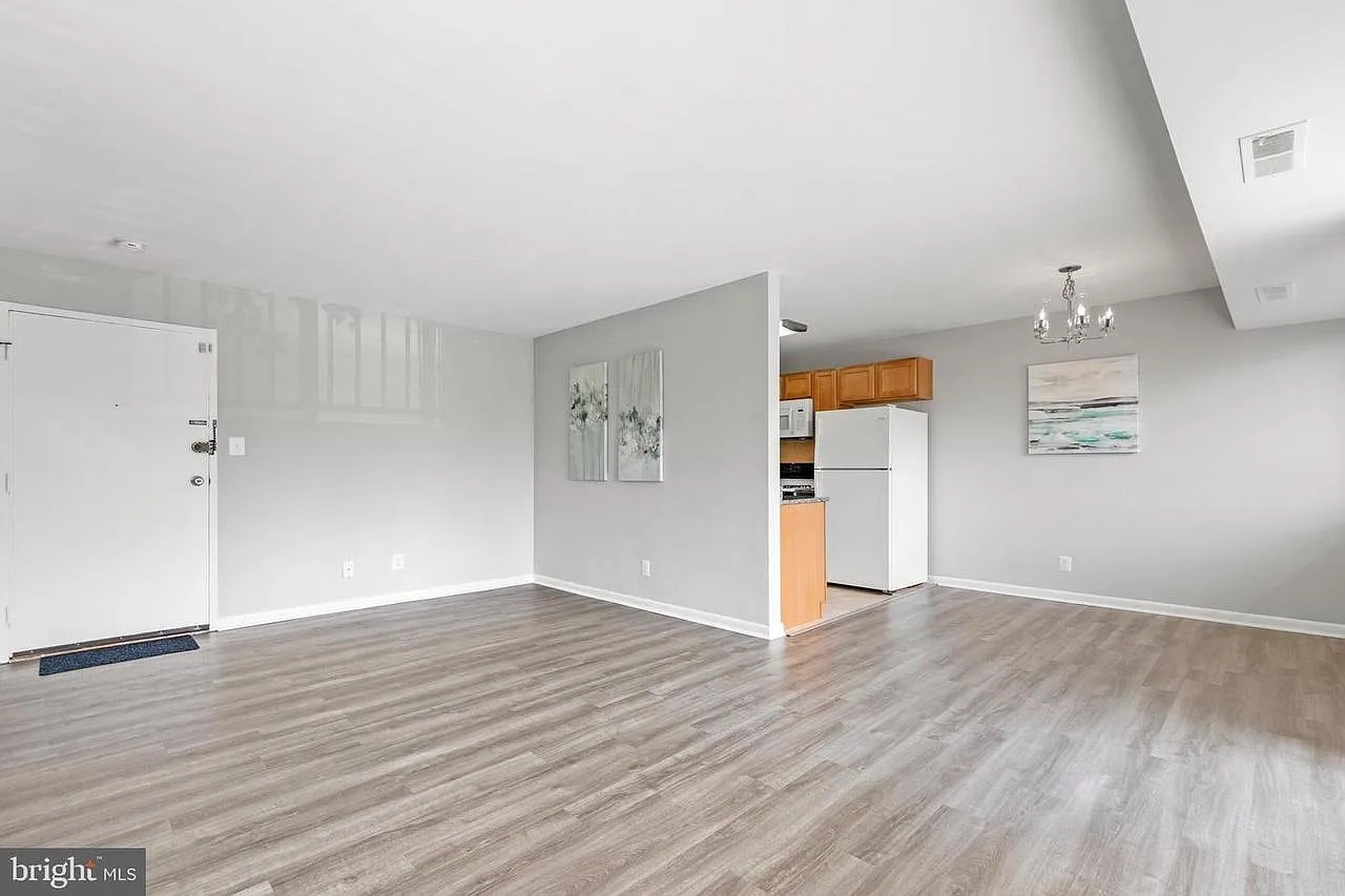 5801 Quantrell Ave — Photo 3