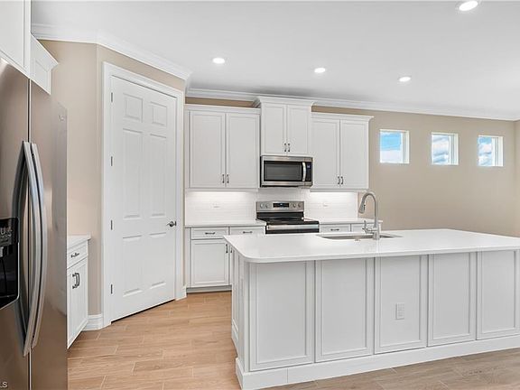 4th image of 279 TAMARINDO LN