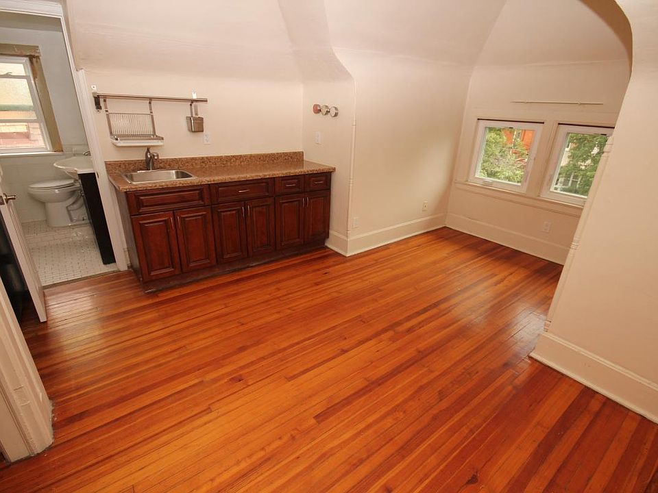 1st image of 1135 Emerson St APT 300