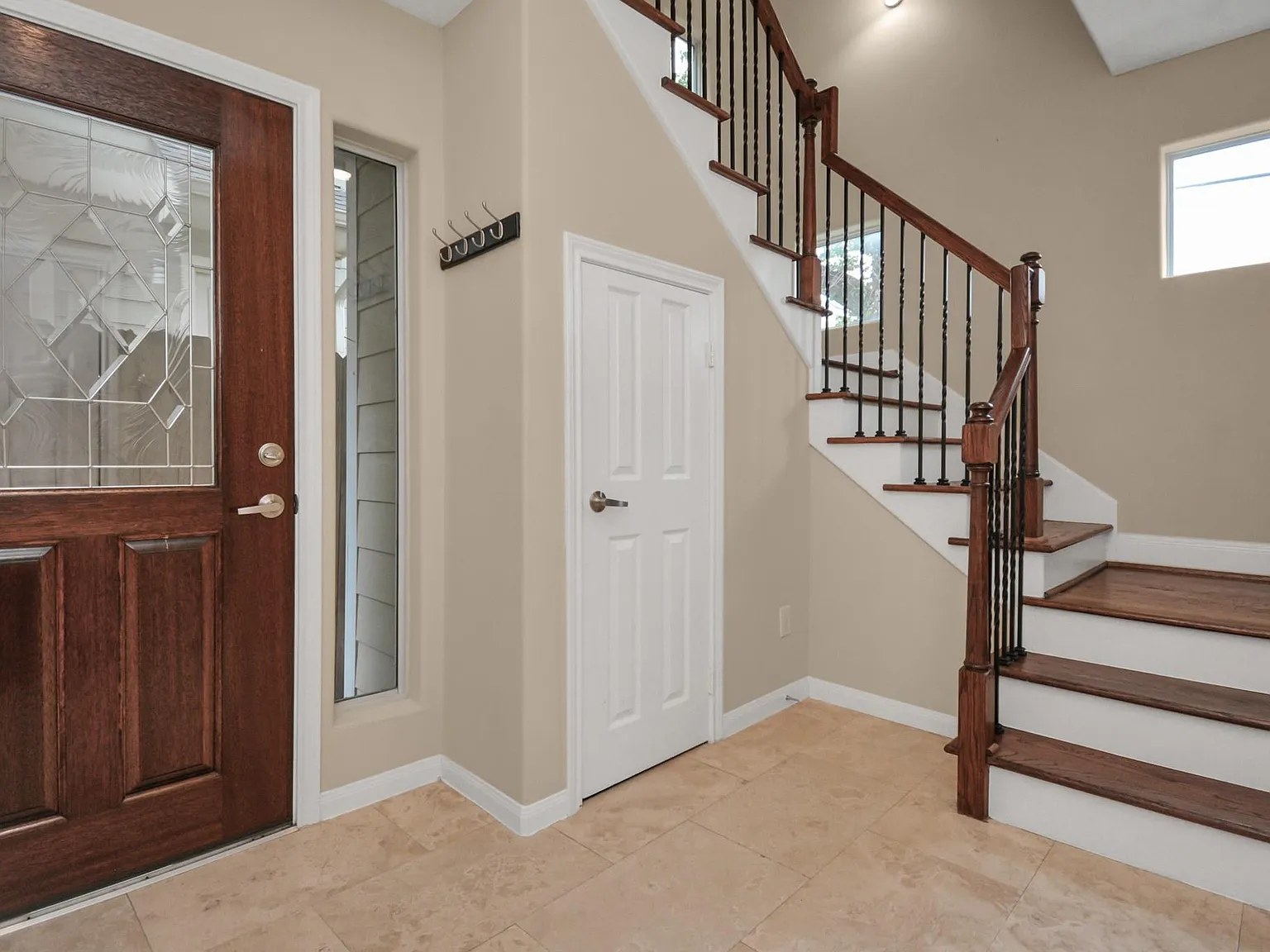 3 bed, 3.5 bath, 2132 sqft, $2,850 — Photo 3