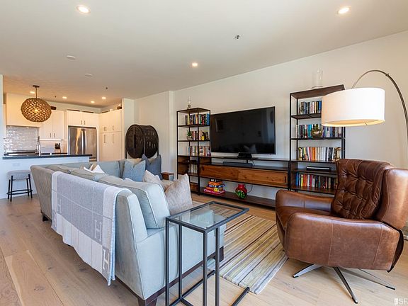5th image of 579 27th St #A