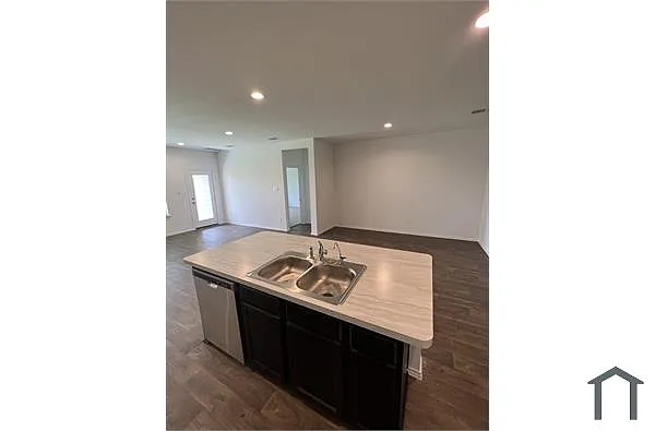 Building Photo - 12418 Pelican Bay Dr #12418