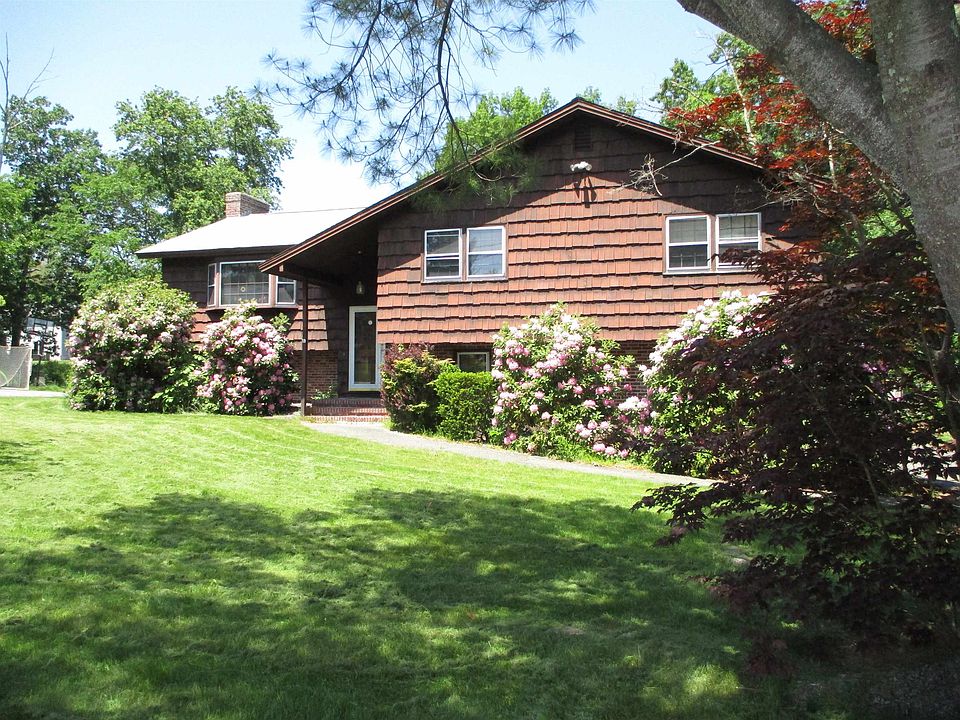 1st image of 9 Wildwood Lane