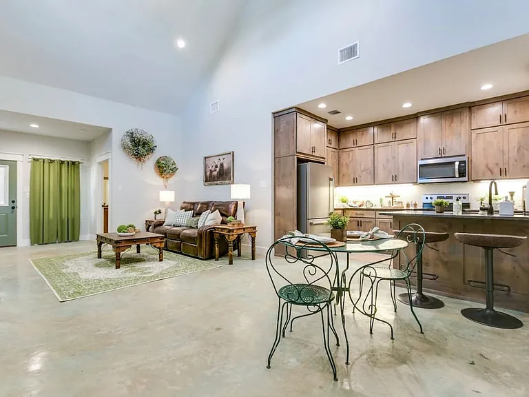 2303 W Beauregard Ave #A — Photo 12