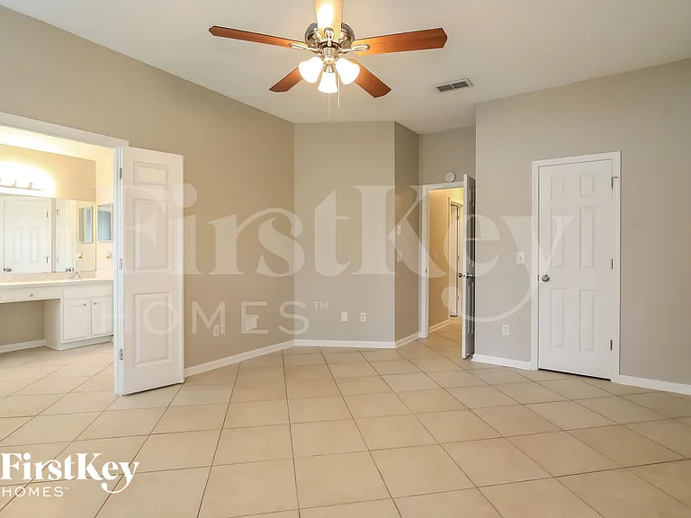 5372 Chestnut Lake Dr — Photo 13