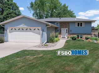 4059 Denniston Ct, Bettendorf, IA 52722