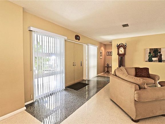 5th image of 1588 High Bluff Dr