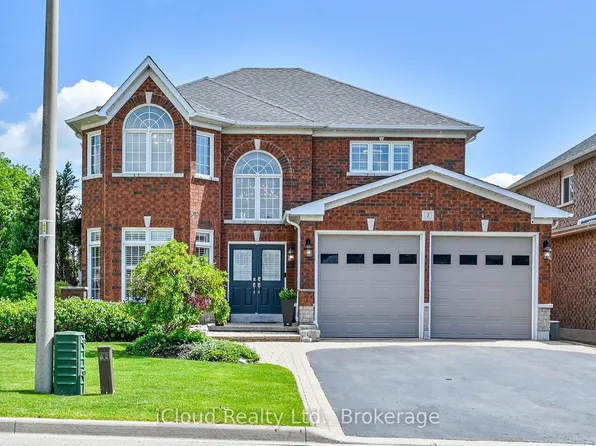7 Gagnon Gate, Whitby, ON L1R 3C9