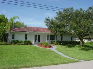 423 N Shore Dr, Osprey, FL 34229