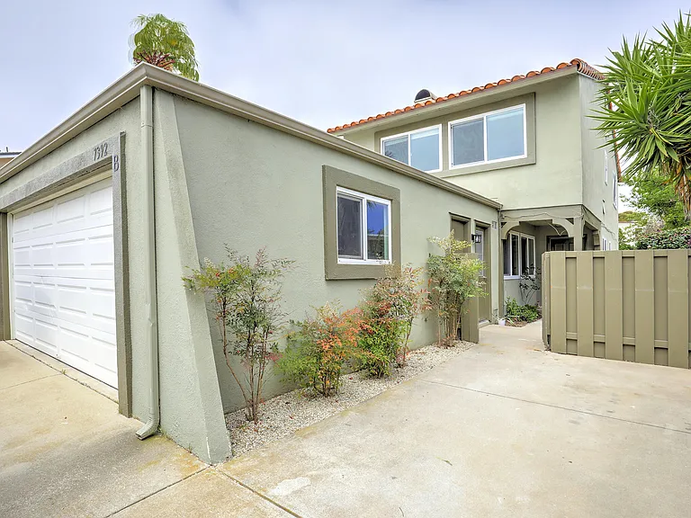 7392 Elmhurst Pl — Photo 24