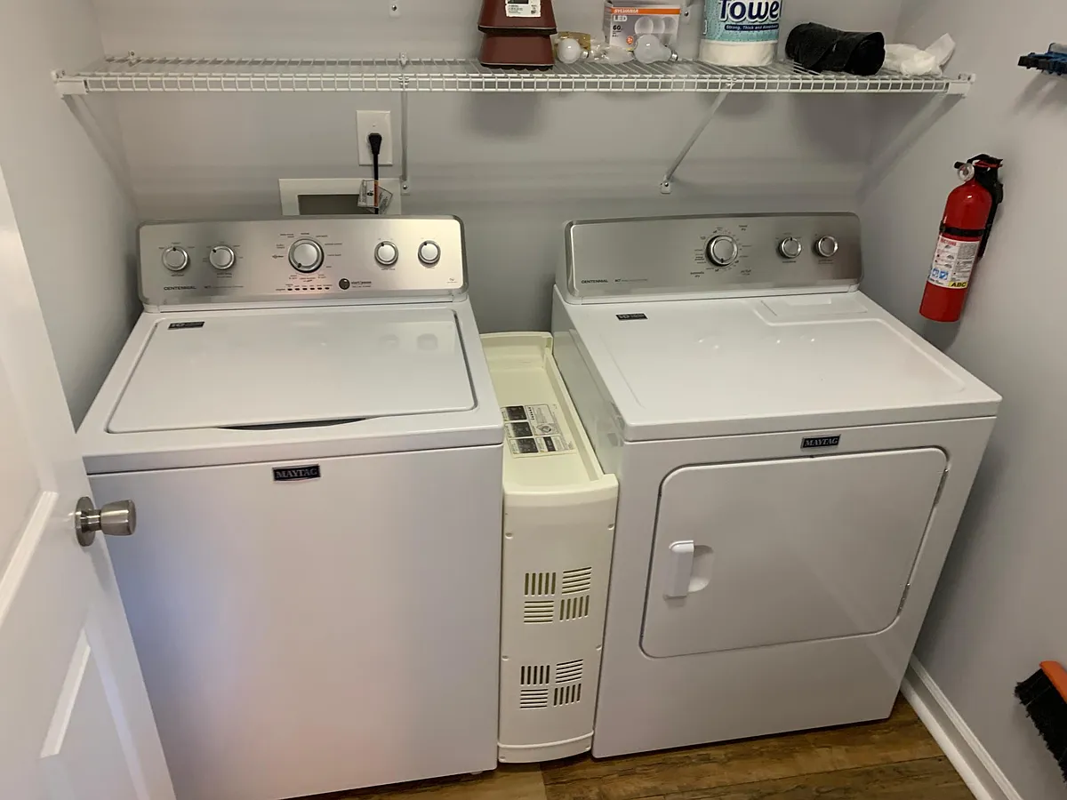 Laundry area - 439 Plover Ln