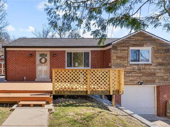 601 Chessbriar Dr, Bethel Park, PA 15102