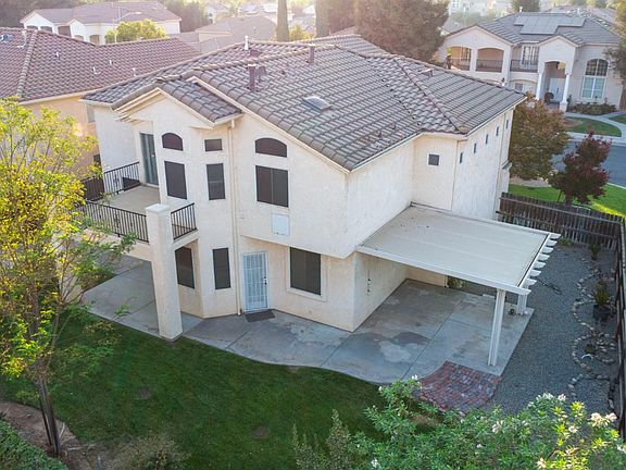 3rd image of 7638 N Bain Ave