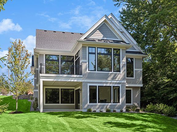 2nd image of 270 Wayzata Blvd E