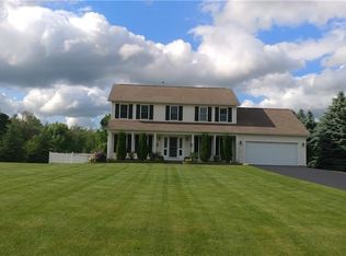 2 Connies Ln, Spencerport, NY