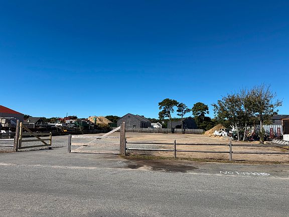 2nd image of 15 Nancy Ann Ln