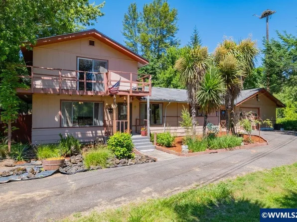 43227 N River Dr, Sweet Home, OR 97386