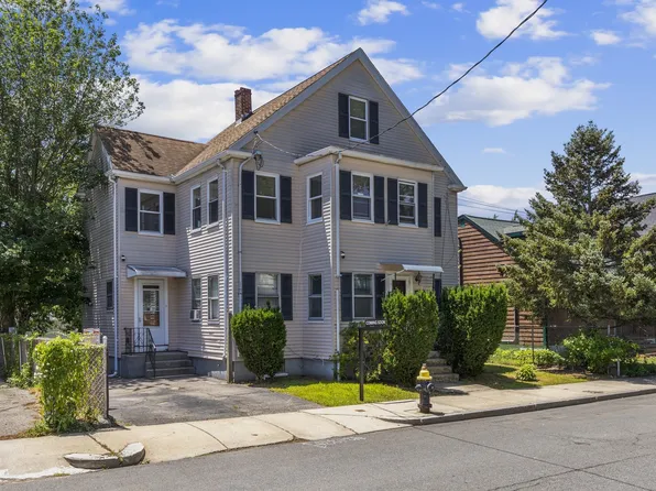 52 Chesterfield St, Hyde Park, MA 02136