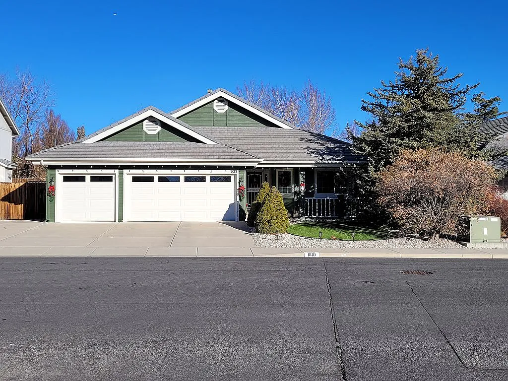 1810 High Desert Dr photo 1