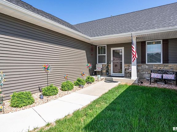 3rd image of 3044 Mary Leigh Dr