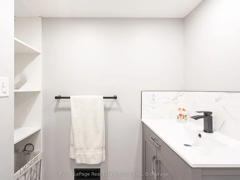 259 Fernwood Cres — Photo 19