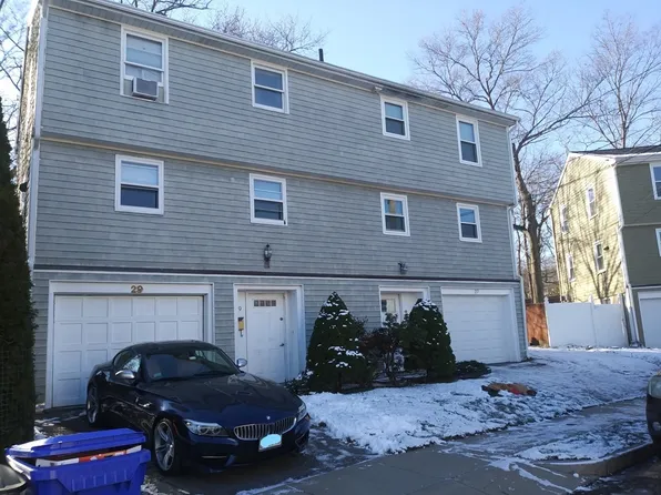29 Silvia Ct, Hyde Park, MA 02136