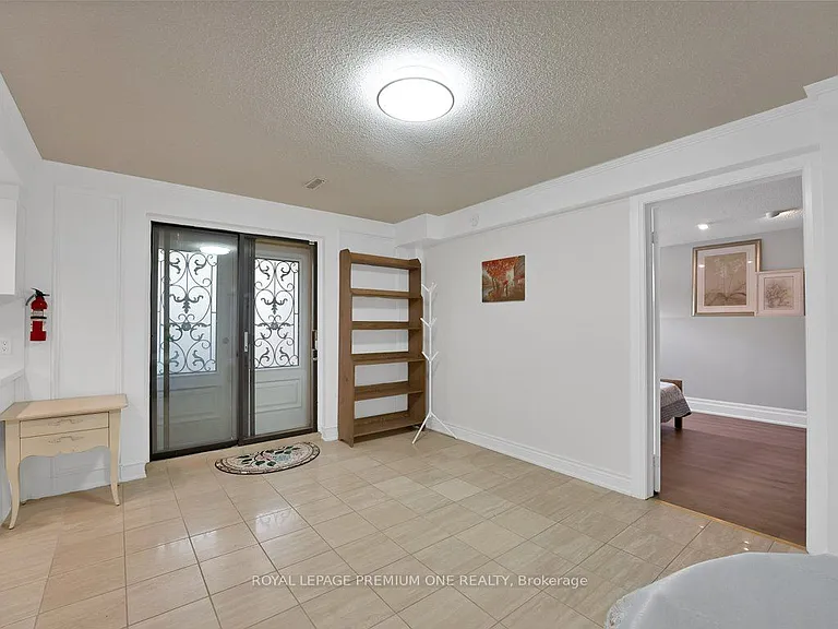 27 Elmartin Dr #BASEMENT — Photo 5