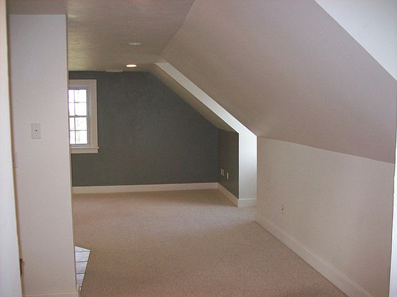 4th image of 2502 Powell Ave APT 4