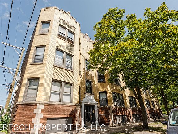 2nd image of 4500 N Maplewood Ave #1