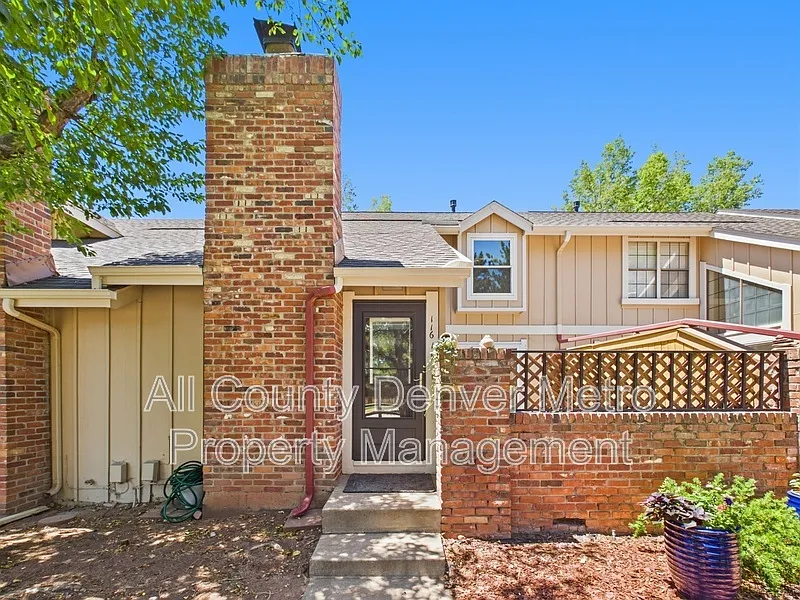 3 bed, 2.5 bath, 1875 sqft, $3,295 — Photo 4