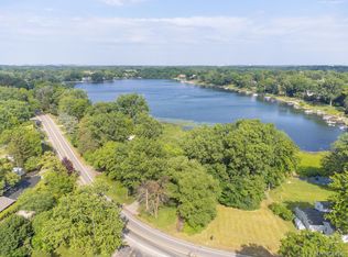 13 Watkins Lake Rd, Waterford, MI 48328