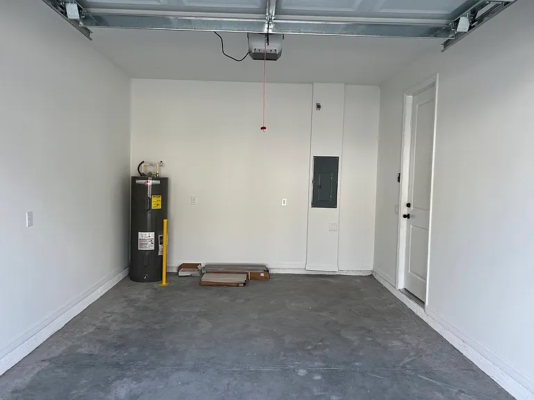 815 Longboat Dr — Photo 2