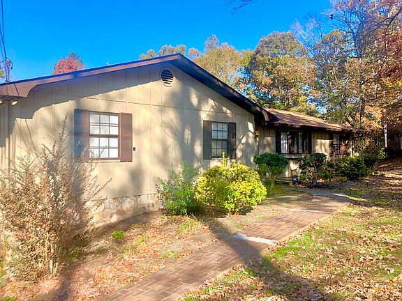 2nd image of 105 Oakmont Ln