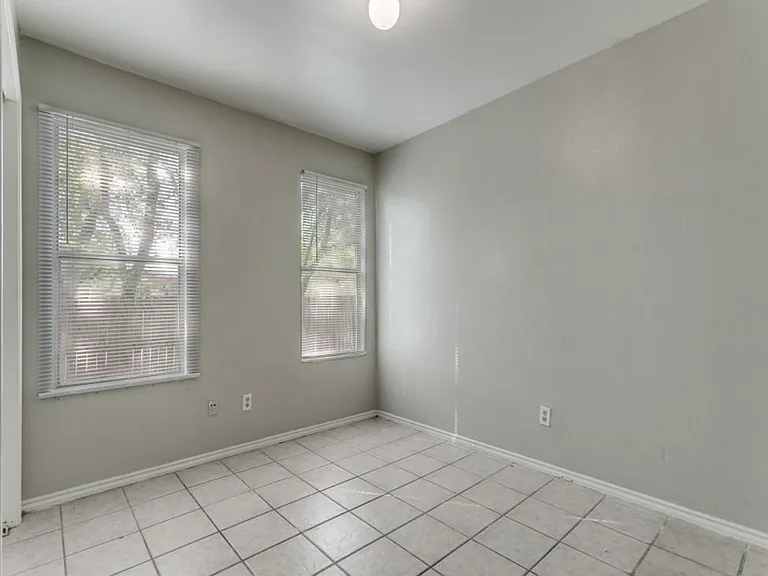 7575 Windsor Oaks #7575 — Photo 10