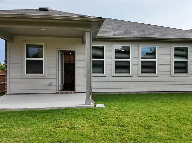 1812 Lorant Ln — Photo 21
