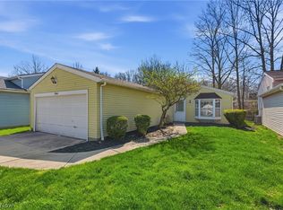 9966 Magnolia Dr, Olmsted Falls, OH