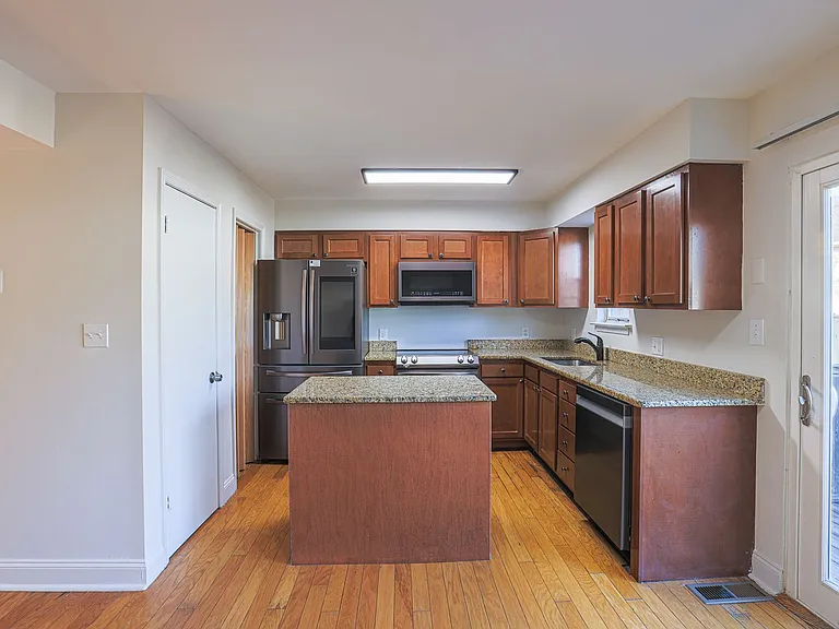 14 Luffing Ct — Photo 23